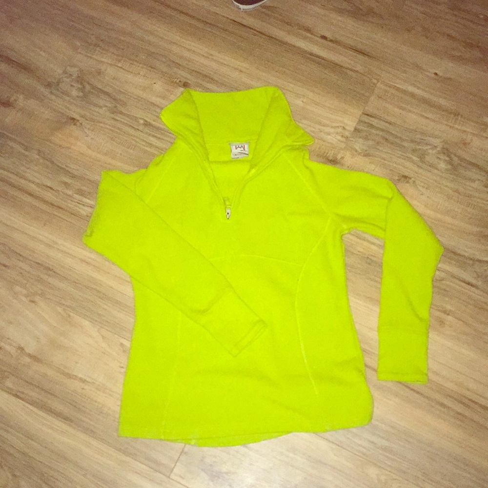 A coat without a hood (thermal layering)